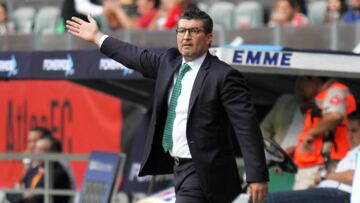 Chepo de la Torre se va molesto por el punto en el Jalisco
