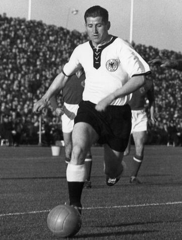 Rahn es otro miembro de la lista de máximos goleadores de los mundiales con 10 anotaciones entre Suiza 54 y Suecia 58, siendo campeón en el primero y cuarto lugar en el segundo