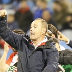 Todo pendiente de la continuidad de Víctor Fernández