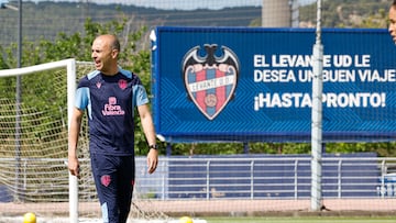 17/04/24 FUTBOL FEMENINO 
ENTRENAMIENTO DEL  LEVANTE UD - 
JOSE LUIS SANCHEZ VERA