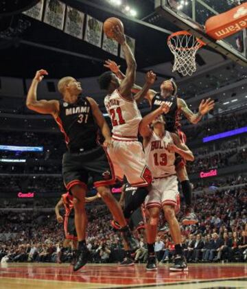 Bulls 65 - Heat 88 (1-3). Jimmy Butler de los Chicago Bulls.