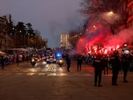 MADRID, 11/03/2026.- Llegada del autobús del Real Madrid al estadio Santiago Bernabéu, momentos antes del encuentro correspondiente a la ida de los octavos de final de la Liga de Campeones que disputan este miércoles Real Madrid y Manchester City, en Madrid. EFE/Rodrigo Jiménez