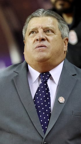 Soccer Football - FIFA World Cup - CONCACAF Qualifiers - Group C - Costa Rica v Honduras - Estadio Nacional, San Jose, Costa Rica - November 18, 2025 Costa Rica coach Miguel Herrera before the match REUTERS/Mayela Lopez