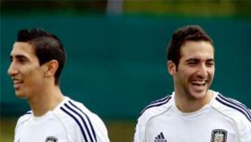 "Es un privilegio jugar con Messi y con Cristiano Ronaldo"