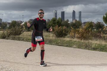 La esperada convocatoria de Du Cross Series en la capital cumpli¨® las expectativas, consiguiendo divertir y hacer disfrutar a los cerca de 300 duatletas congregados en el Parque Forestal Felipe VI.