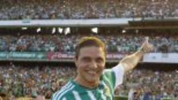 Joaquín muestra el ambiente de las gradas en su presentación.