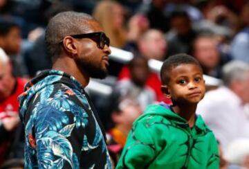 Usher en el Cleveland Cavaliers-Atlanta Hawks.
