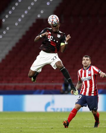 David Alaba y Ángel Correa.