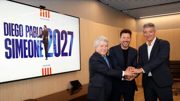 Cerezo, Simeone y Gil Marín en la renovación del Cholo por el Atlético.