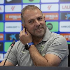 Flick: “No me han explicado lo del fuera de juego, a veces es bueno tener alguna explicación...”