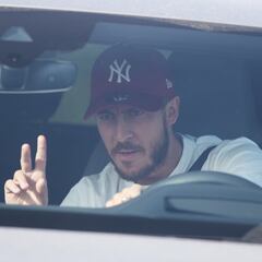 Barcelona and Real Madrid players return for testing