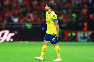 ¿Podrá Igor Lichnovsky jugar contra LAFC? Esto dice el reglamento