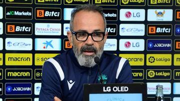 &Aacute;lvaro Cervera, entrenador del C&aacute;diz, comparece en rueda de prensa antes del partido de LaLiga Santander ante el Sevilla FC.