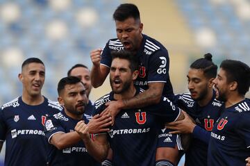 Larrivey, en una de sus tantas jornadas goleadoras con la U (Crédito: Photosport).