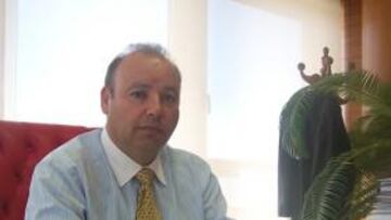 Paco Gómez sospecha.