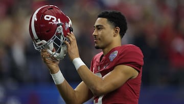 El QB Bryce Young quiere colocar otro trofeo en las vitrinas de Alabama cuando enfrenten a Georgia en el College Football Playoff Championship.