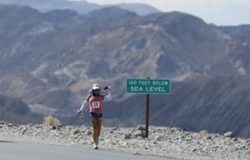 217 km con salida en la Cuenca Badwater (85 m. bajo el nivel del mar) y llegada en el Monte Whitney (4.421 m.) con temperaturas de 49º a la sombra.