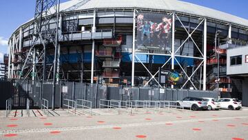 El Feyenoord anuncia un segundo positivo en su plantilla