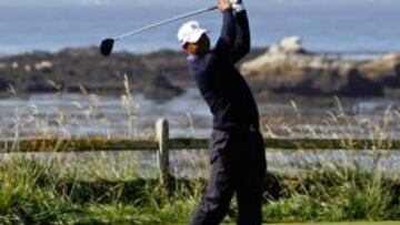 <b>¿EN FORMA? </b>Tiger, ayer durante un entrenamiento en el campo californiano de Pebble Beach.