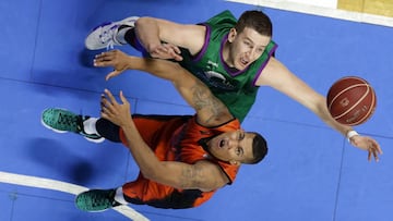 El Unicaja se redime ante el Fuenlabrada de 'Pako' Cruz