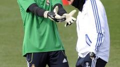 Casillas: "Lo que hace es motivo de debate"