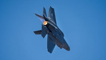 La empresa canadiense Top Aces cuenta con el único F-16 privado de todo el mundo, y posee la mayor flota de aviones de combate comerciales en servicio.