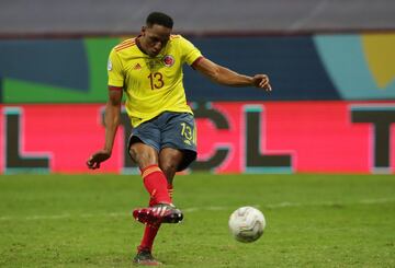 El encuentro terminó 1-1 tras los noventa minutos. Lautaro Martínez y Luis Díaz anotaron y la clasificación se definió desde los once pasos. Los de Scaloni se impusieron 3-2 y ahora jugarán la final ante Brasil. 