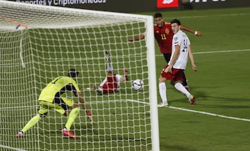 3-0. Ferrán Torres marca el tercer gol.