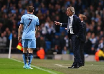 Manuel Pellegrini durante el duelo en que Manchester City derrotó ajustadamente por 2-1 a Swansea en la Premier League.