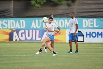 Selección a doble jornada en el cuarto día de entreno