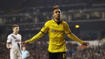 Aubameyang celebra uno de los goles anotados contra el Tottenham.