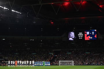 Players observe a minute's applause for former England boss Terry Venables ahead of kick-off.