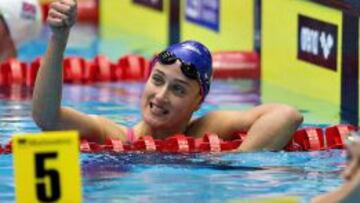 Mireia Belmonte celebra su cuarto oro en los Campeonatos de Europa.