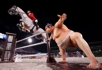 El japon¨¦s Koki Saito durante la final individual del salto.