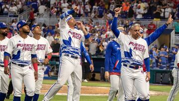 Miami (United States), 11/03/2023.- Players of Puerto Rico celebrate after winning the game during the 2023 World Baseball Classic match between Nicaragua and Puerto Rico at loanDepot park baseball stadium in Miami, Florida, USA, 11 March 2023. (Estados Unidos) EFE/EPA/CRISTOBAL HERRERA-ULASHKEVICH
