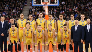 Bosnia's players (top, from L) Elmedin Kikanovic, Milan Milosevic, Markus Loncar, Andrija Stipanovic, Emir Sulejmanovic, Aleksandar Lazic, Dzanan Musa, (bottom, from L) Edin Atic, Amar Gegic, Almir Hasandic, Adin Vrabac and Nemanja Gordic pose ahead of the FIBA Basketball World Cup 2019 qualifier between France and Bosnia at Kindarena Hall in Rouen, northwestern France, on November 27, 2017. / AFP PHOTO / CHARLY TRIBALLEAU (Photo credit should read CHARLY TRIBALLEAU/AFP via Getty Images)