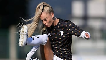 “La gente odia que me maquille en el campo, pero no veo el problema”