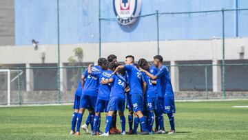 Jugadores Sub 20 de Cruz Azul antes de un partido en La Noria
