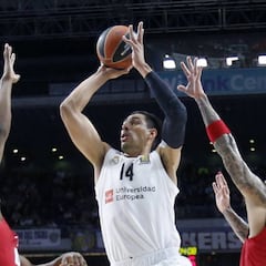 El Madrid noquea al Olympiacos y desempata con Spanoulis