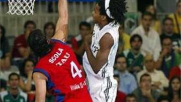 <B>FALTA RITMO.</B> Tau y Real Madrid han mostrado una lógica falta de ritmo.