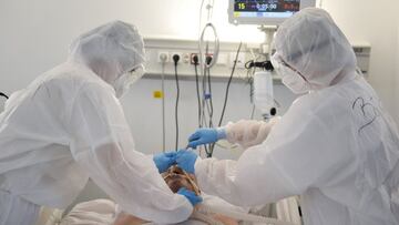 Un experto del hospital de Vigo: "Hemos visto brotes explosivos por la variante británica"