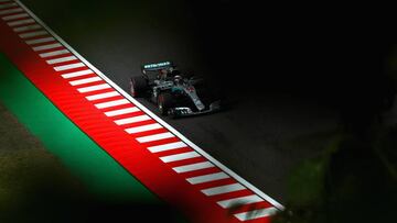 SUZUKA, JAPAN - OCTOBER 06: Lewis Hamilton of Great Britain driving the (44) Mercedes AMG Petronas F1 Team Mercedes WO9 on track during final practice for the Formula One Grand Prix of Japan at Suzuka Circuit on October 6, 2018 in Suzuka. (Photo by Mark Thompson/Getty Images)