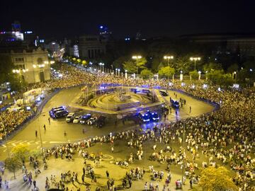 03/06//17  CELEBRACION EN LA PLAZA DE LA CIBELES
 FINAL DE CHAMPIONS LEAGUE
 REAL MADRID - JUVENTUS
 CAMPEON ALEGRIA CELEBRACION AFICIONADOS SEGUIDORES