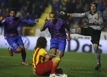 El Zhar adelantó al Levante. 1-0.