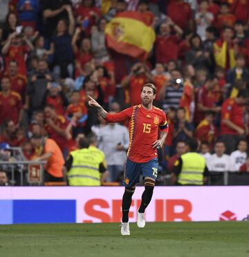 1-0. Sergio Ramos celebró el primer gol que marcó de penalti.