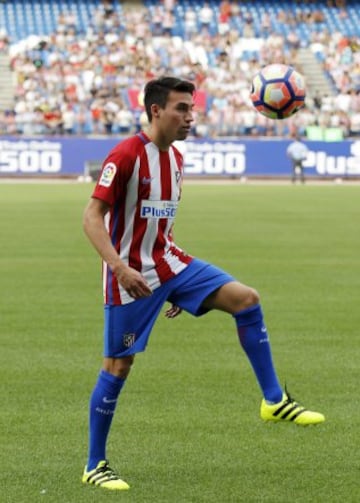 La presentación de Gaitán en el Calderón en imágenes