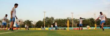 El equipo colombiano hace su primer entrenamiento en Barranquilla. Recuperación para los jugadores con minutos y trabajo diferenciado para los que no actuaron ante Chile. 