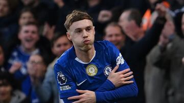Soccer Football - Premier League - Chelsea v Everton - Stamford Bridge, London, Britain - December 13, 2025 Chelsea's Cole Palmer celebrates scoring their first goal REUTERS/Jaimi Joy EDITORIAL USE ONLY. NO USE WITH UNAUTHORIZED AUDIO, VIDEO, DATA, FIXTURE LISTS, CLUB/LEAGUE LOGOS OR 'LIVE' SERVICES. ONLINE IN-MATCH USE LIMITED TO 120 IMAGES, NO VIDEO EMULATION. NO USE IN BETTING, GAMES OR SINGLE CLUB/LEAGUE/PLAYER PUBLICATIONS. PLEASE CONTACT YOUR ACCOUNT REPRESENTATIVE FOR FURTHER DETAILS..
