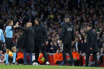 An irate Simeone makes his way to the stands.