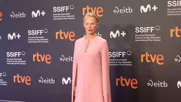 La actriz Pamela Anderson posa en la alfombra roja de la película ‘The Last Showgirl’ en el Festival de Cine de San Sebastián 2024, a 27 de septiembre de 2024, en San Sebastián (España). La película, protagonizada por la actriz Pamela Anderson, cuenta la historia de una bailarina de 50 años que se debate sobre el rumbo que tomar en su vida cuando cierra el local en el que lleva más de 30 años bailando.
FAMOSOS;THE LAST SHOWGILR;FESTIVAL DE CINE;SAN SEBASTIÁN
Raúl Terrel / Europa Press
27/09/2024